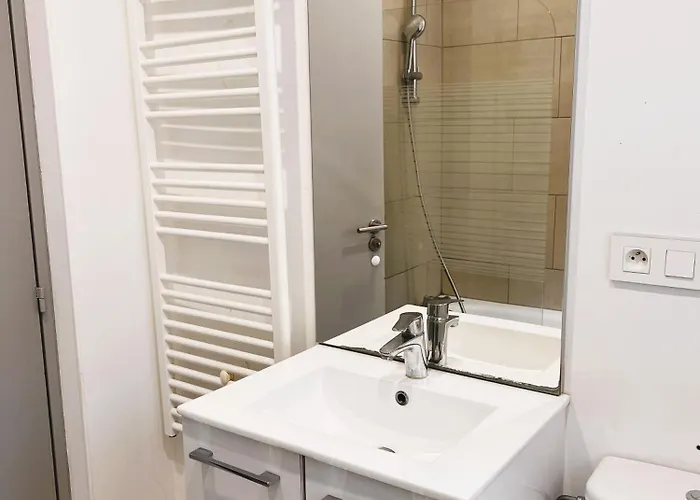Rs-0 - F2 Au Rdc équipé Pour 1-4 Pers Appartement *